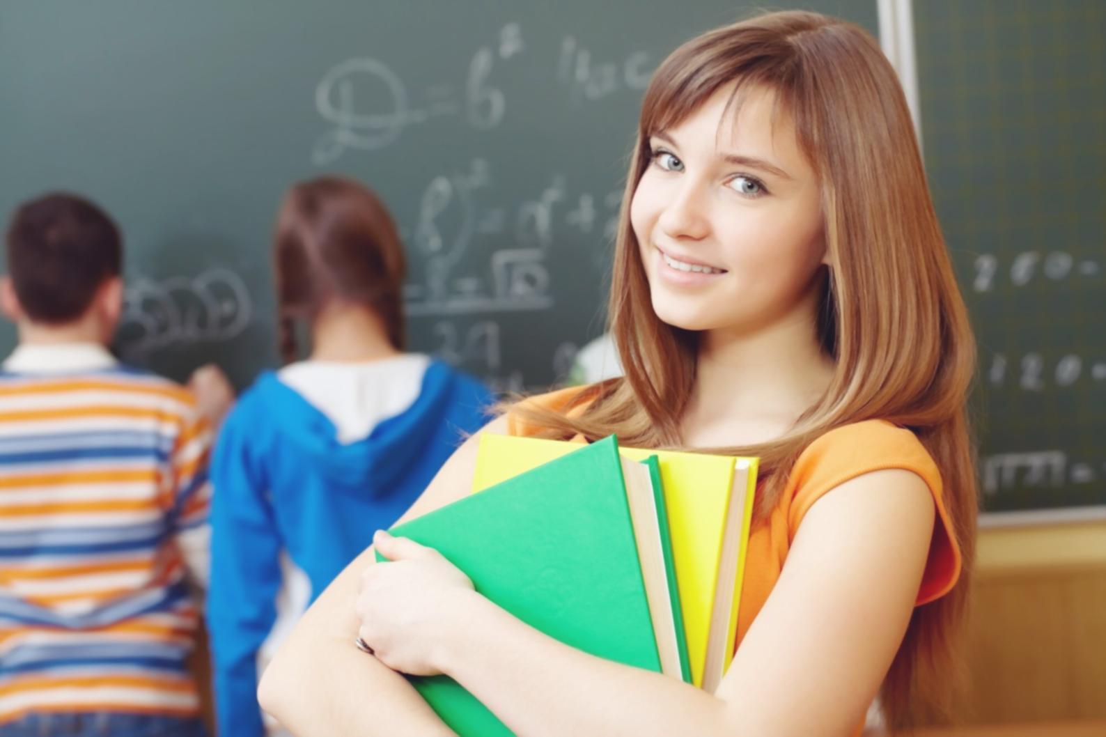 Zufriedene Schulungsteilnehmer bei der praktischen Anwendung